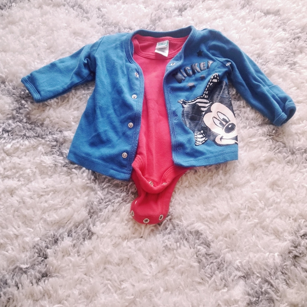 ✨ 2 for $10 ✨ 2 piece Mickey Mouse